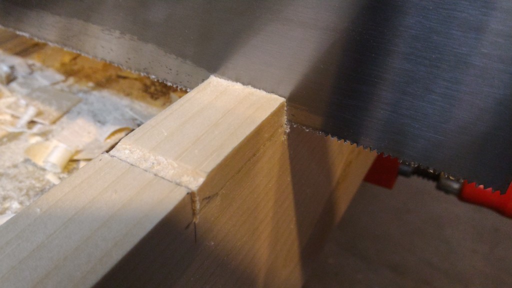 Cutting saw kerfs